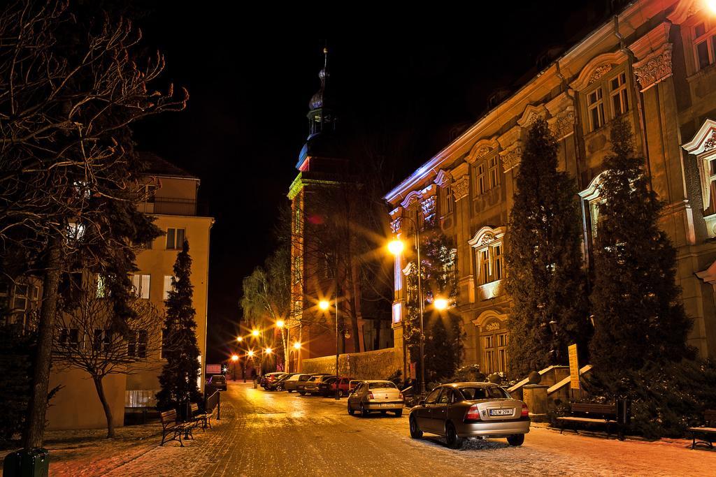 ホテル Dlugi Dom イェレニャ・グーラ エクステリア 写真